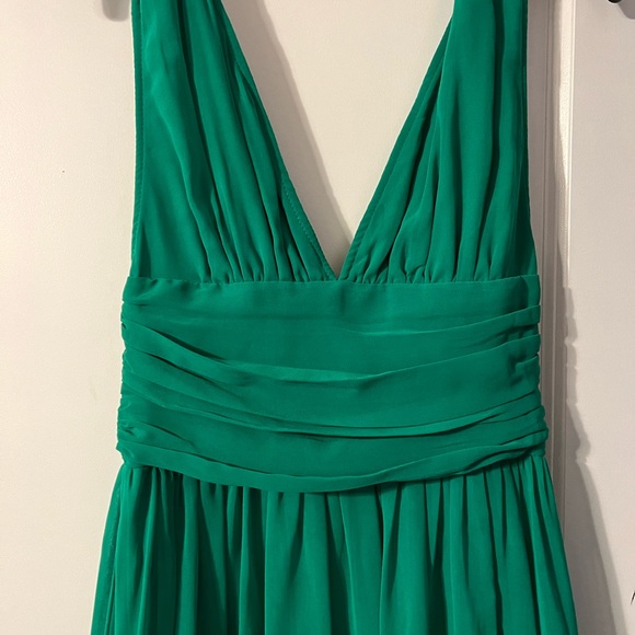 Kelly green size 4 long formal gown - Picture 1 of 3